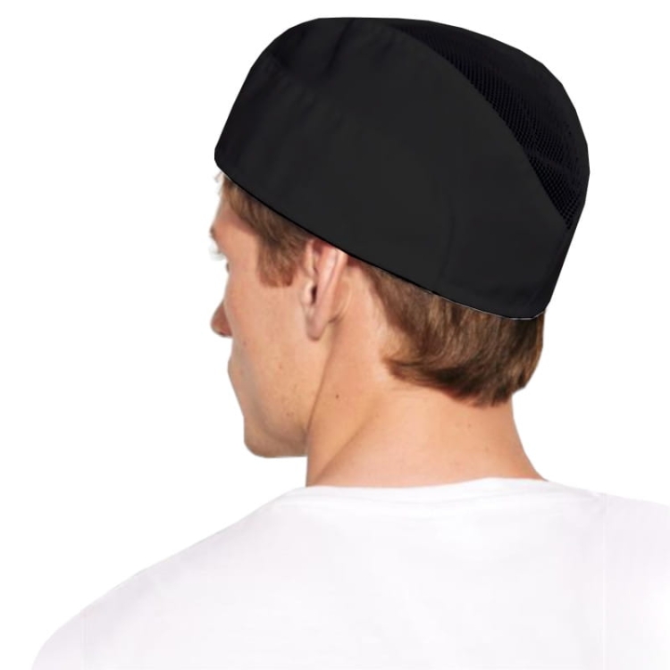 Černá prémiová kšiltovka s síťovinou a elegantním provedením