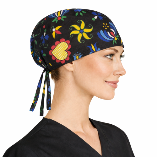 Czepek medyczny w kolorowe bajkowe wzory dla medyków W1 widok z boku.png