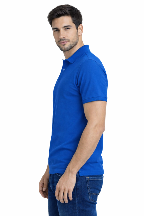 Koszulka polo męska krótki rękaw chabrowa widok z boku.png