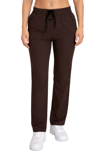 Spodnie medyczne klasyczne  prosta nogawka  w kolorze czekoladowym