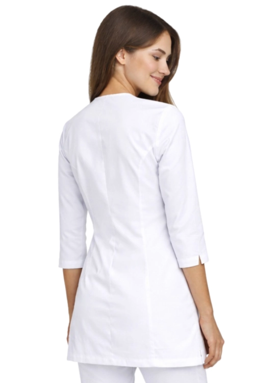 Żakiet kosmetyczny z rękawem 3/4 w białym kolorze