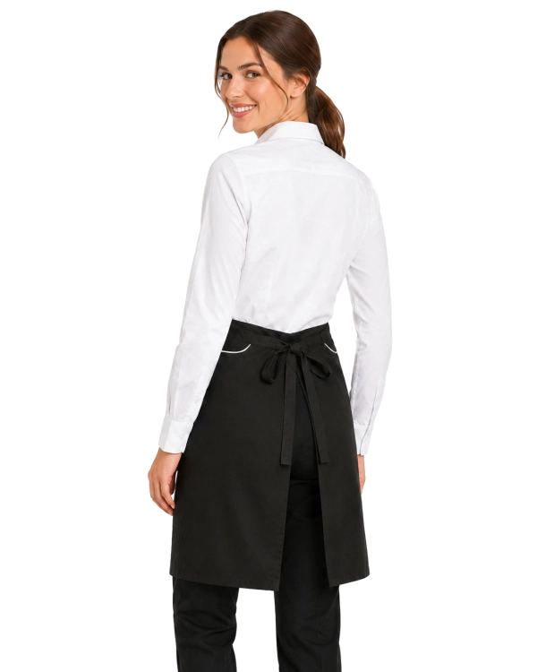 Zapaska-kelenerska-unisex-kolor-czarny-z-biala-lamowka-widok-modelki-tył.png