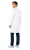 Fartuch-laboratoryjny-bialy-medyczny-meski-zapinany-na-zatrzaski-napy-tyl.png